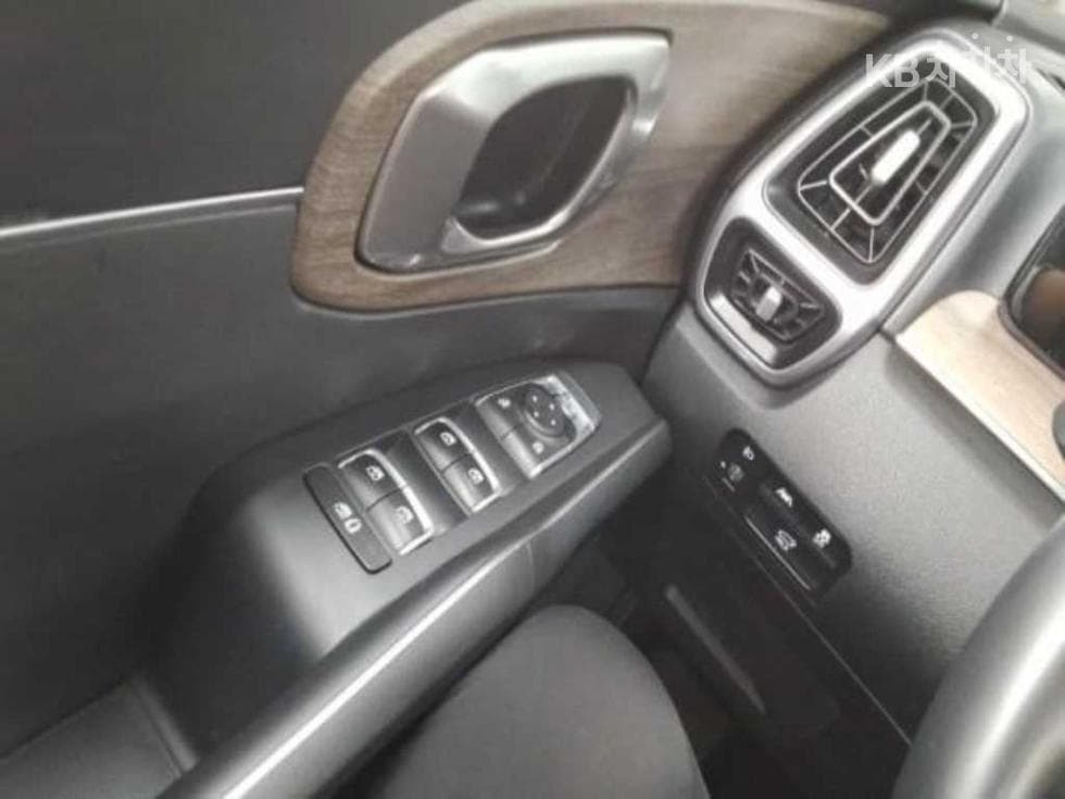 Kia Sorento 4th generation2.2 Diesel 4WD Prestige - 3