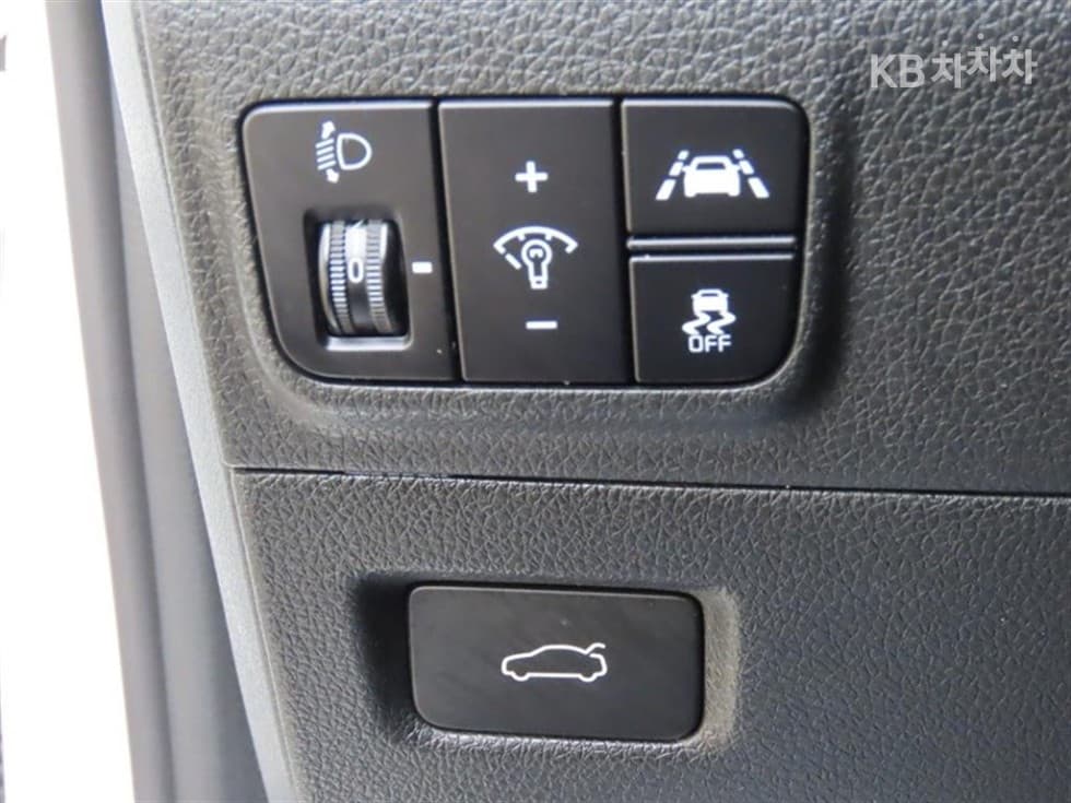 Kia K5 3rd Gen2.0 Gasoline Prestige - 12