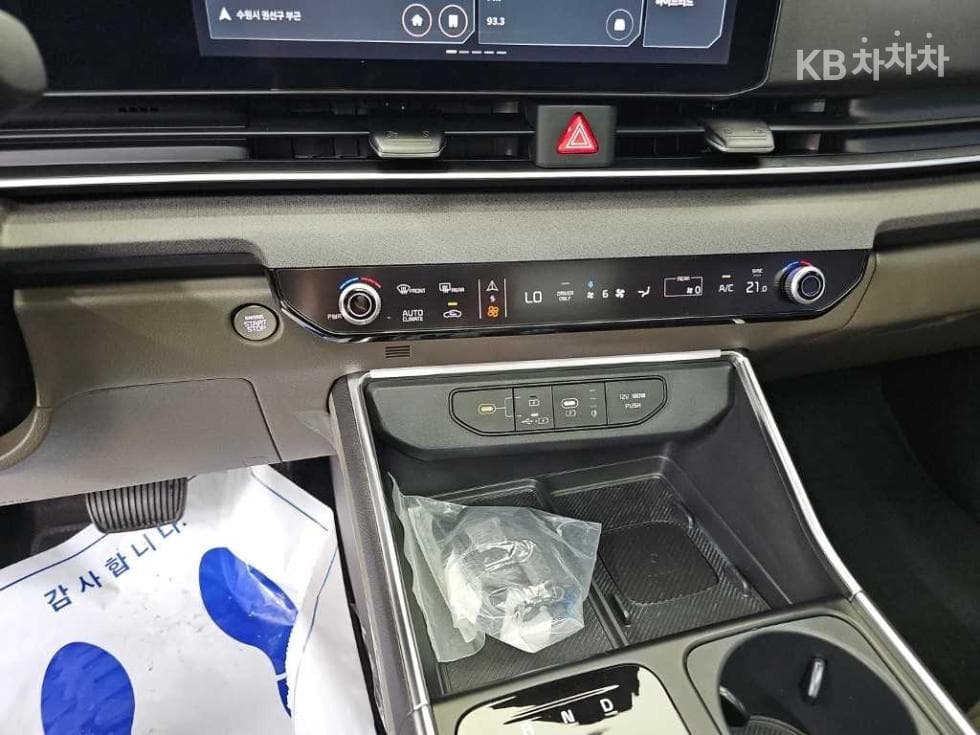 Kia The New (facelift) Carnival Hybrid 4th generation1.6 HEV 9-seater Noblesse - 10