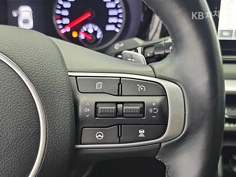 Kia K5 3rd Gen2.0 Gasoline Prestige - 17