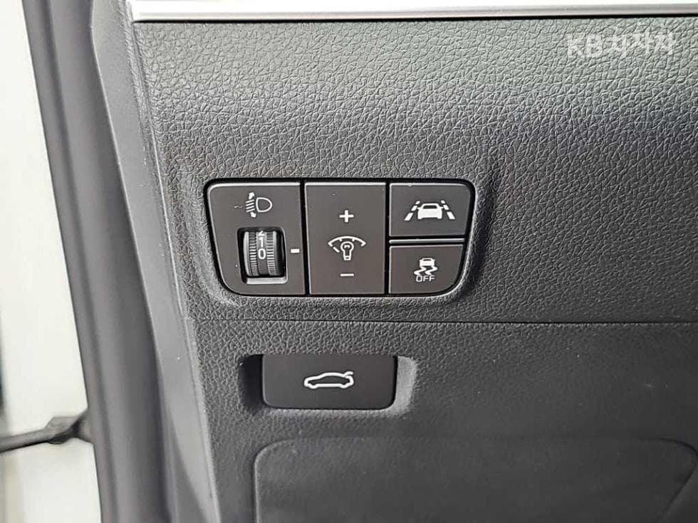Kia K5 3rd Gen2.0 Gasoline Prestige - 18