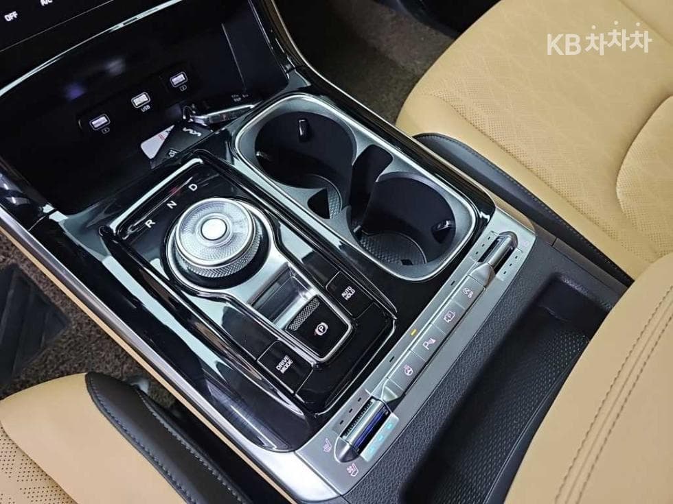 Kia Carnival 4th generationD2.2 11-seater Noblesse - 8