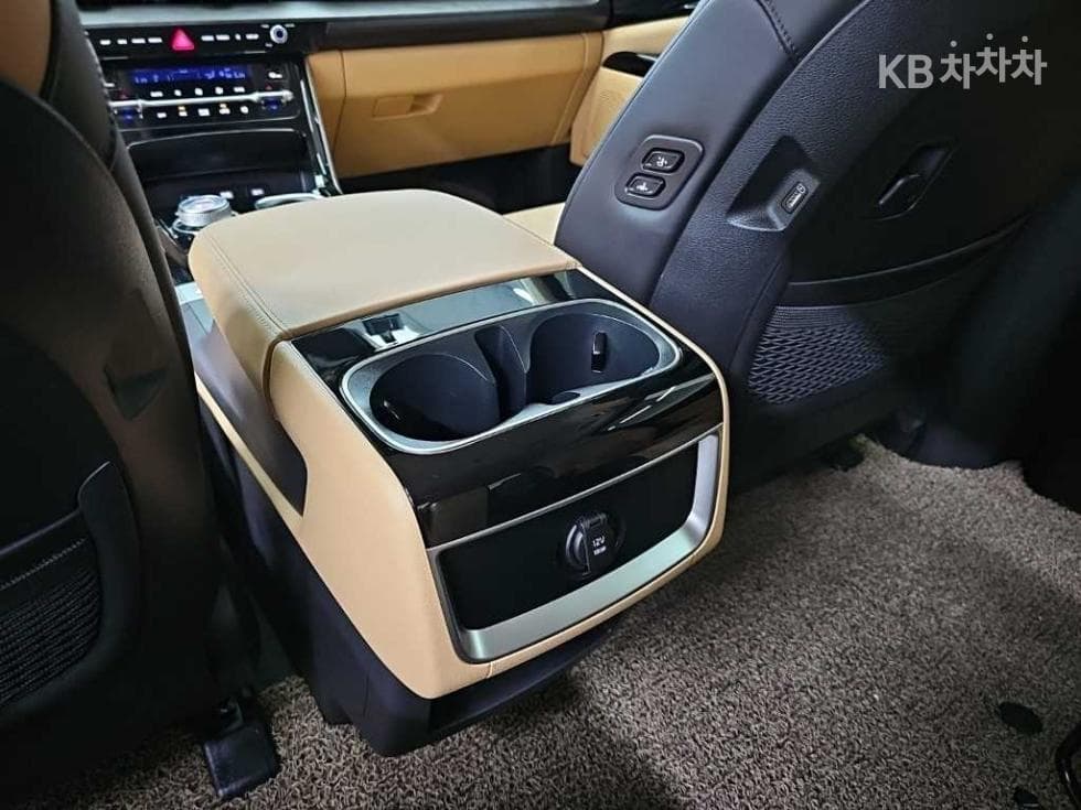 Kia Carnival 4th generationD2.2 11-seater Noblesse - 13