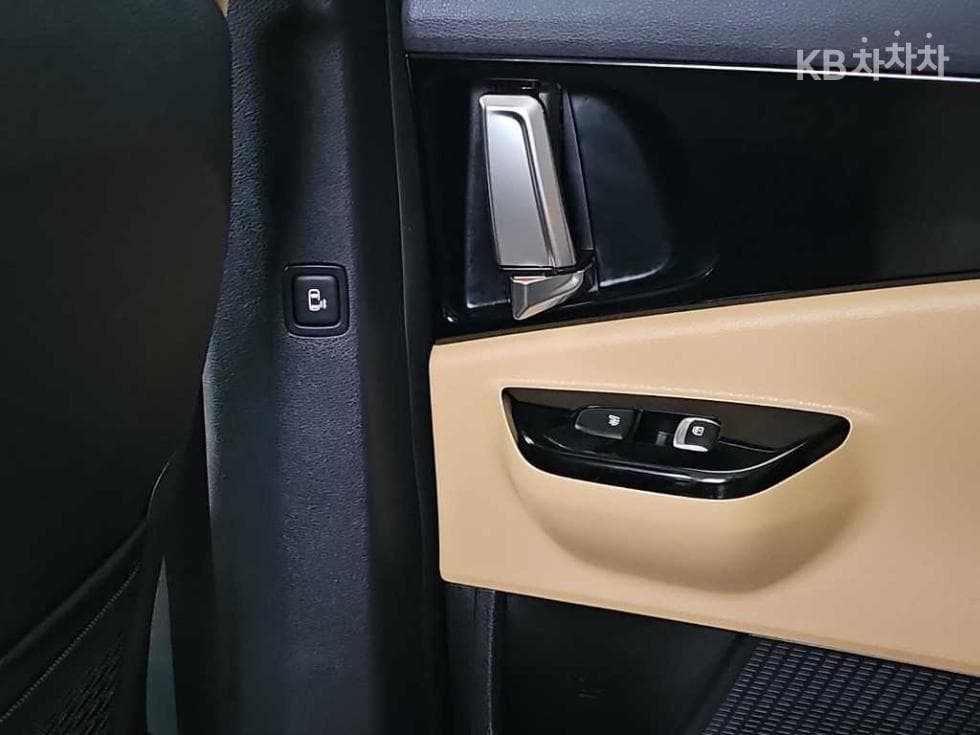 Kia Carnival 4th generationD2.2 11-seater Noblesse - 15