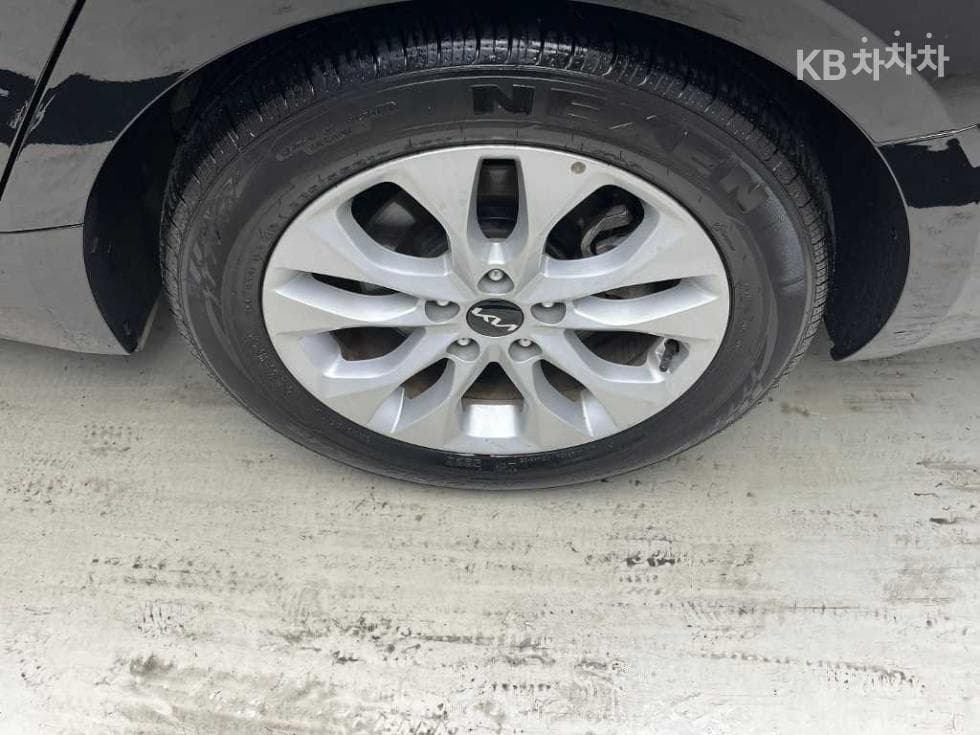 Kia K83.5 LPG Rental car Trendy - 17