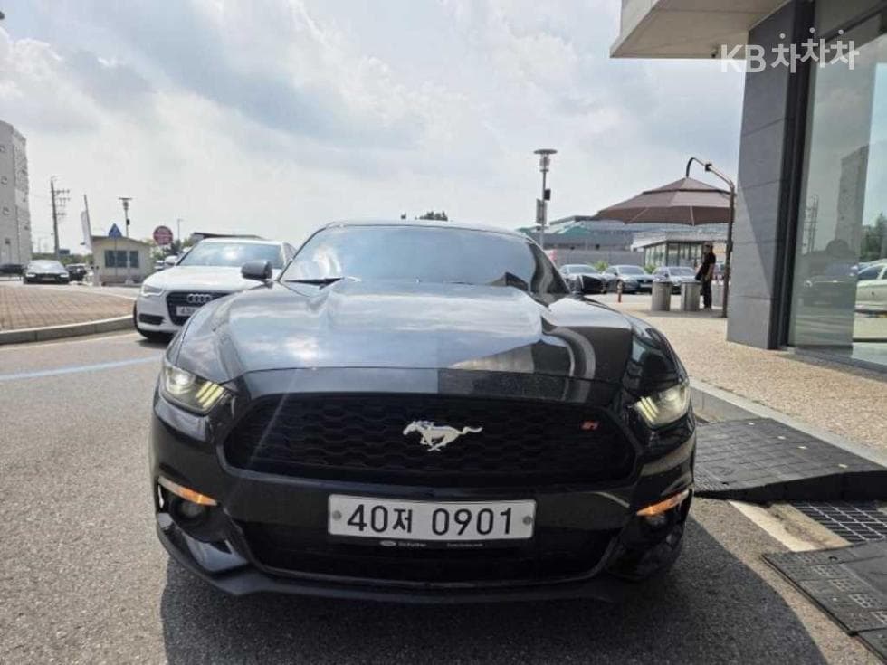 Форд 머스탱Купе - 2