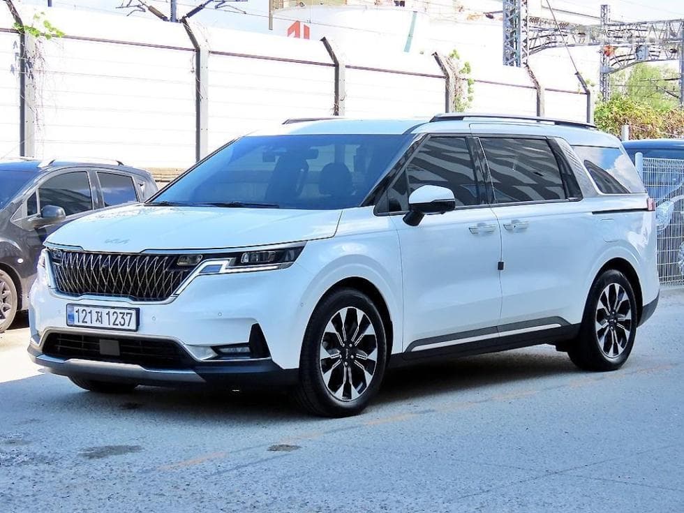 Kia Carnival 4th generationG3.5 GDI 9-seater Signature - 2