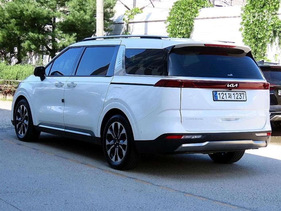 Kia Carnival 4th generationG3.5 GDI 9-seater Signature - 3