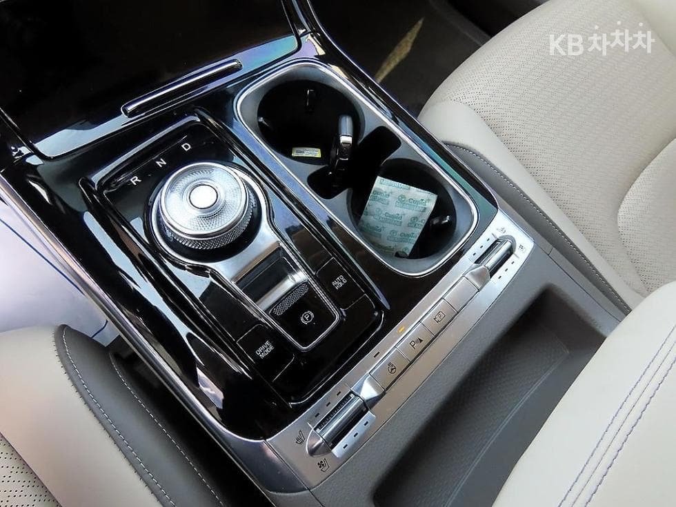 Kia Carnival 4th generationG3.5 GDI 9-seater Signature - 10