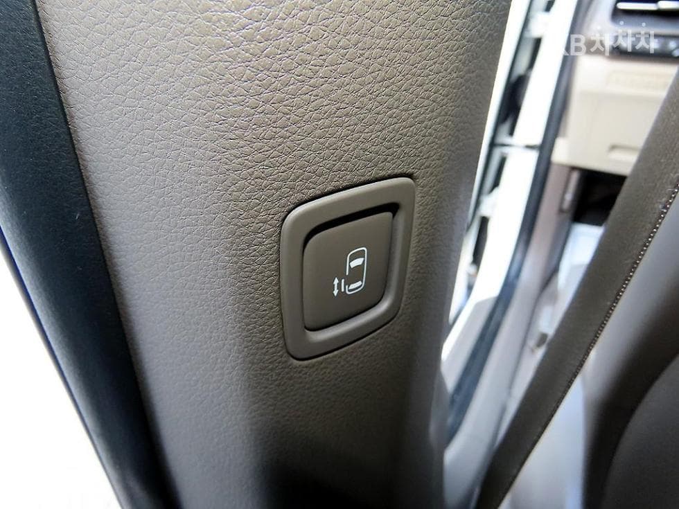 Kia Carnival 4th generationG3.5 GDI 9-seater Signature - 15