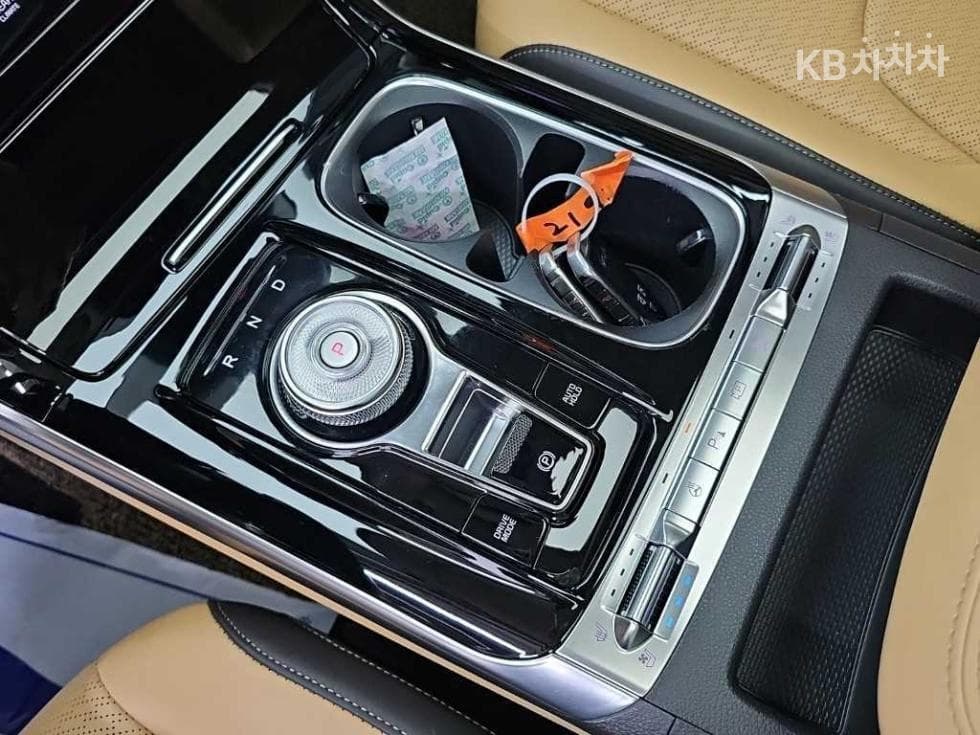 Kia Carnival 4th generationD2.2 7-seater (Limousine) Signature - 8