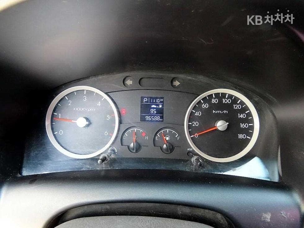 Hyundai Porter 2Extra Long Super Cab CRDi Smart - 9