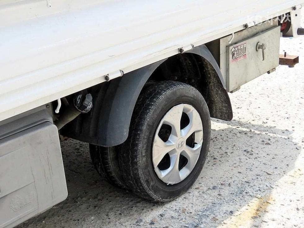 Hyundai Porter 2Extra Long Super Cab CRDi Smart - 15