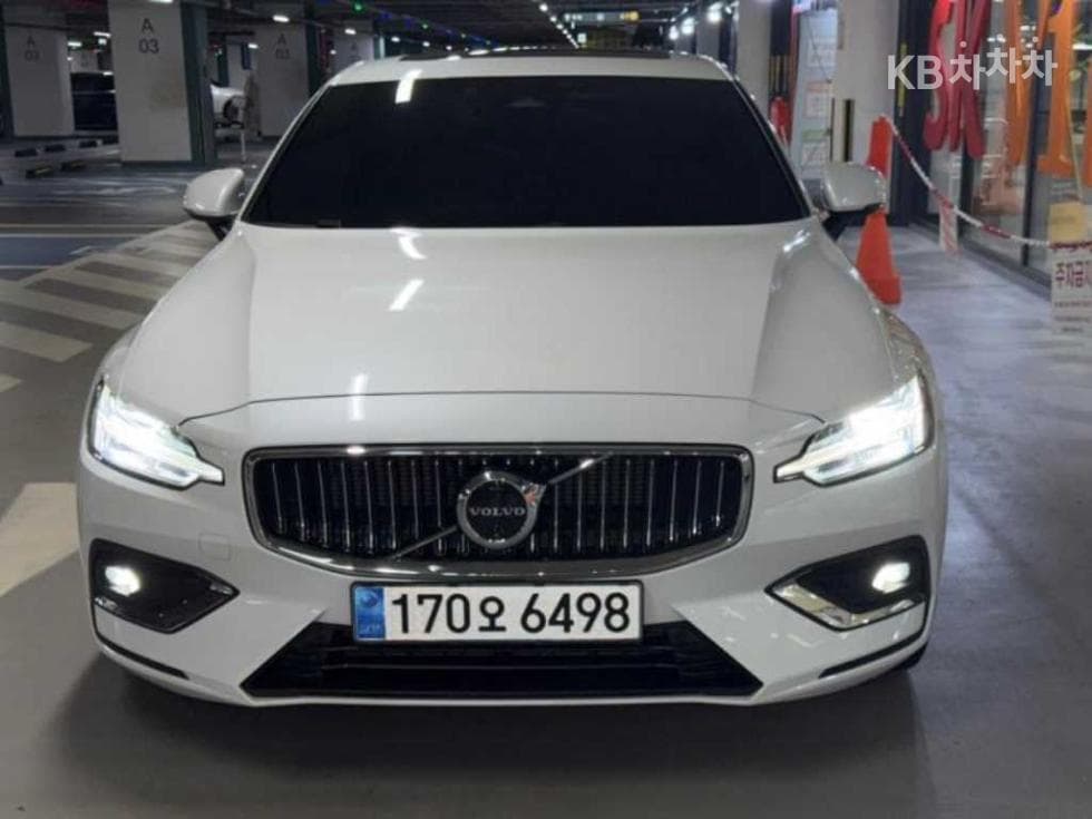 Volvo S60 3-토 поколение2.0 B5 Ultra Bright - 2