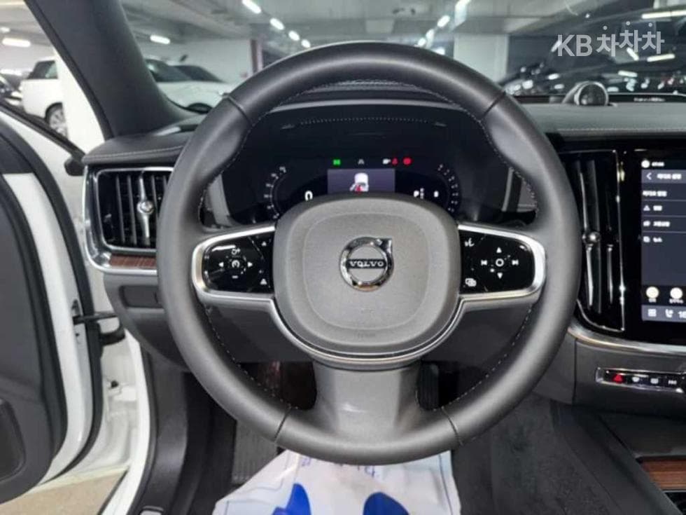 Volvo S60 3-토 поколение2.0 B5 Ultra Bright - 8