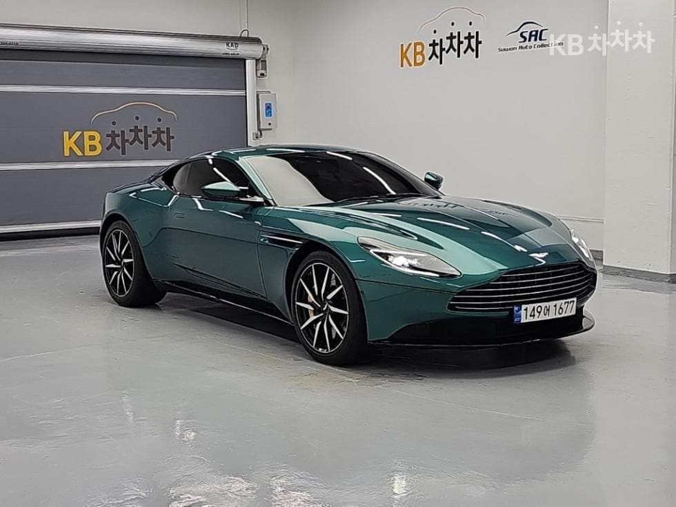 애스턴마틴 DB114.0 V8 Купе - 4