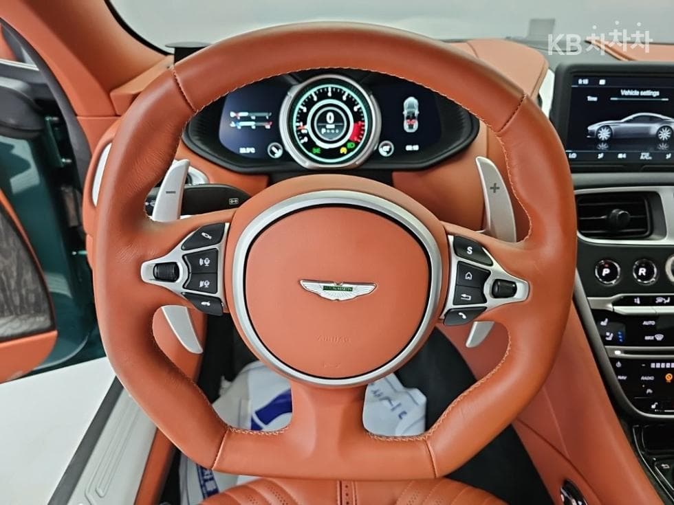 애스턴마틴 DB114.0 V8 Купе - 9