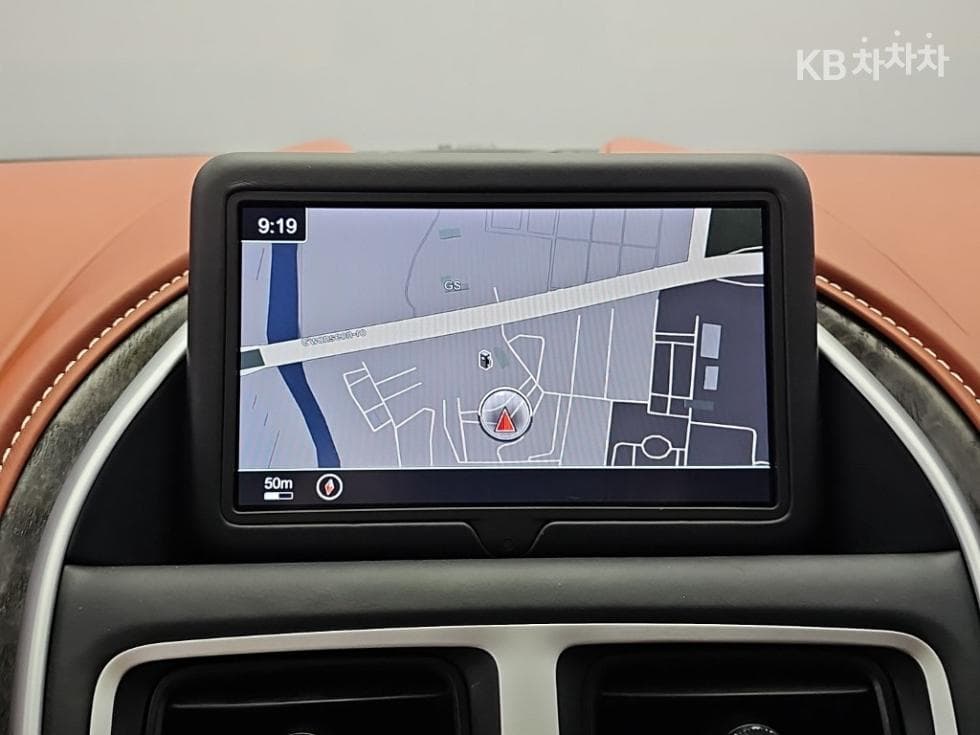 애스턴마틴 DB114.0 V8 Купе - 13