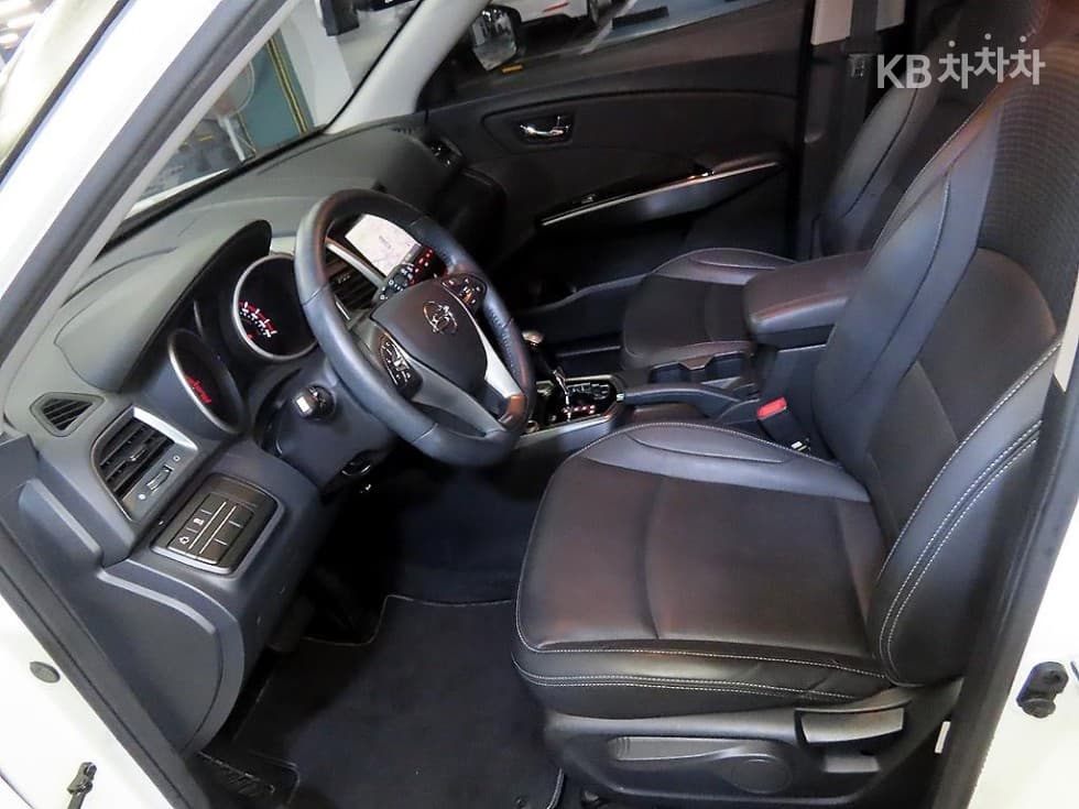 КейДжи Мобилити Тиволи 아머1.6 Бензин VX 2WD - 6