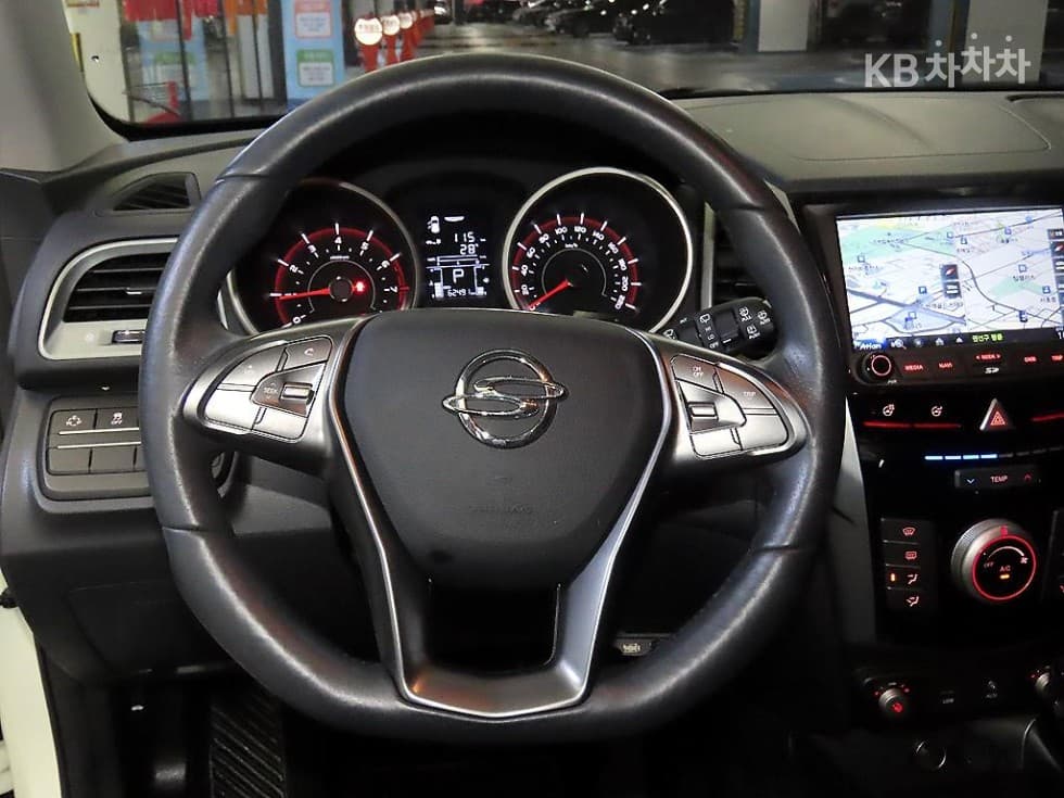 КейДжи Мобилити Тиволи 아머1.6 Бензин VX 2WD - 8