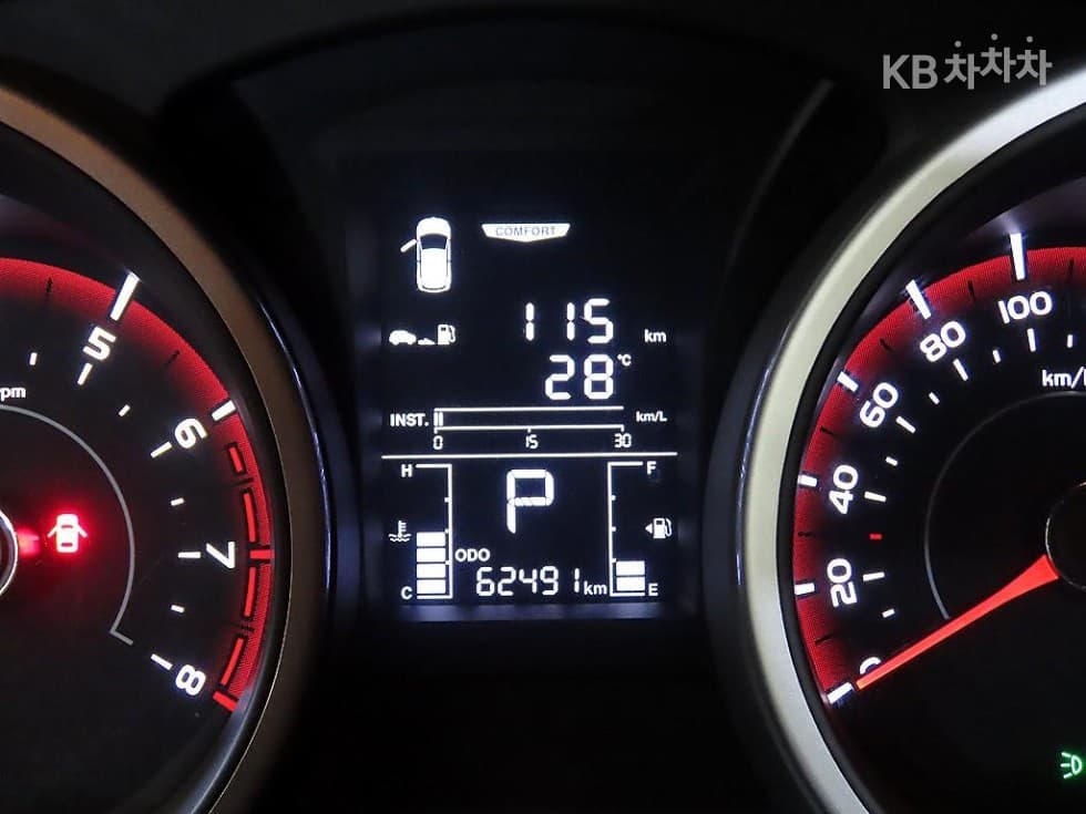 КейДжи Мобилити Тиволи 아머1.6 Бензин VX 2WD - 9