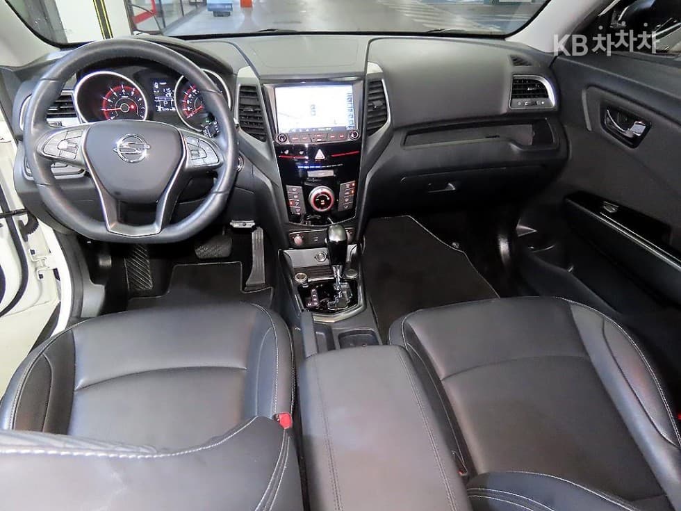 КейДжи Мобилити Тиволи 아머1.6 Бензин VX 2WD - 10
