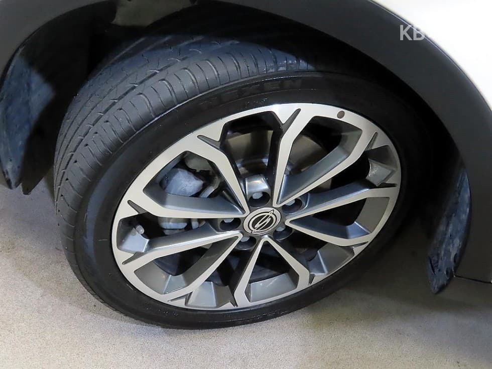 КейДжи Мобилити Тиволи 아머1.6 Бензин VX 2WD - 20