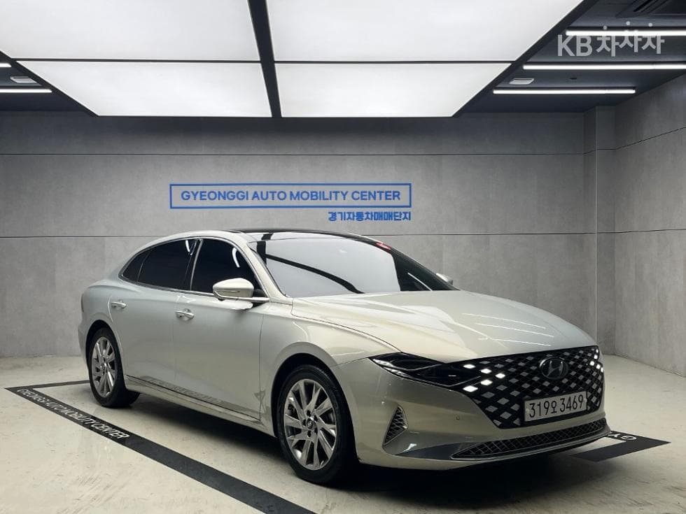 Hyundai The New (facelift) Grandeur (Azera) Hybrid 2.4 Calligraphy - Image 1