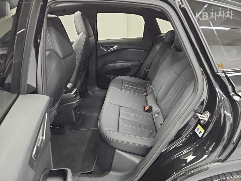 Ауди Q4 e-tron40 Sportback Premium - 12