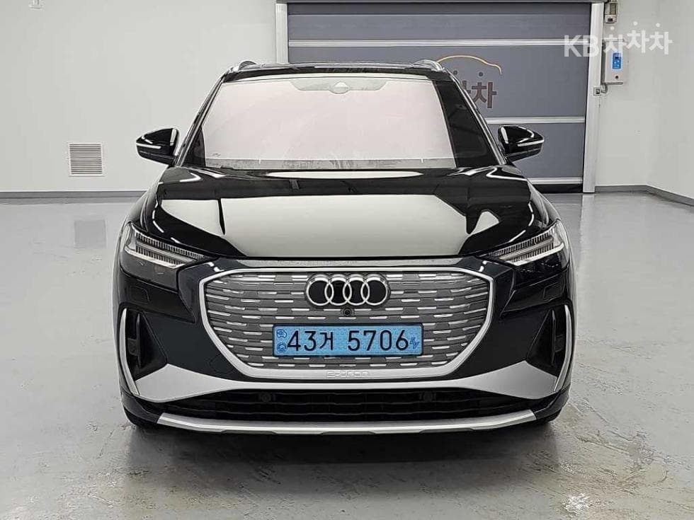 Ауди Q4 e-tron40 Premium - 2