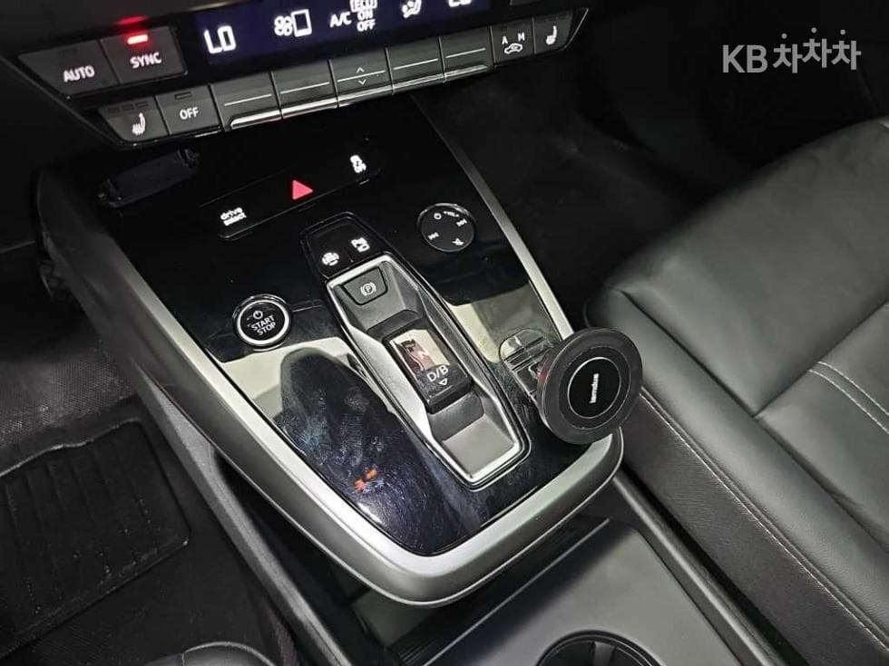 Ауди Q4 e-tron40 Premium - 8