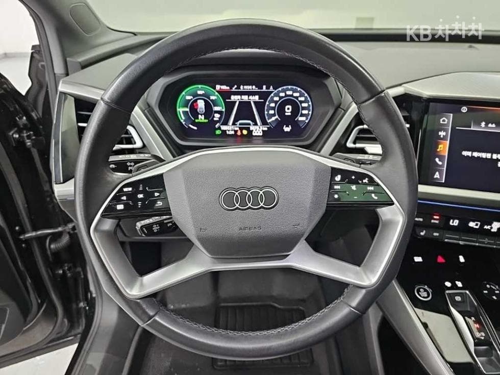 Ауди Q4 e-tron40 Premium - 9