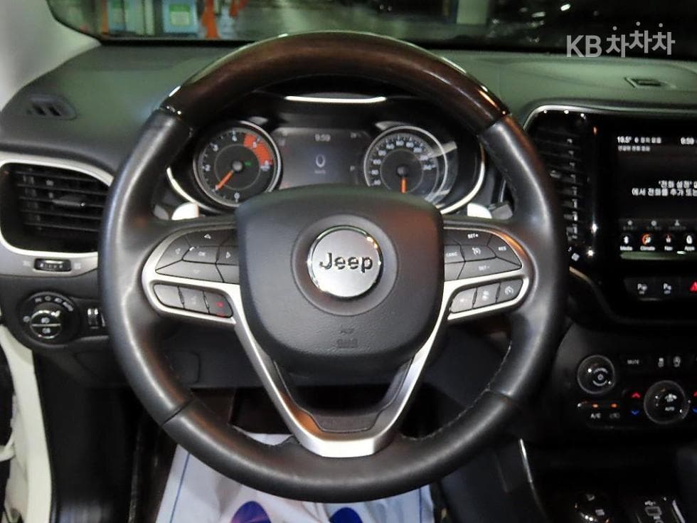 지프 체로키(KL)2.2 Дизел AWD Overland - 8