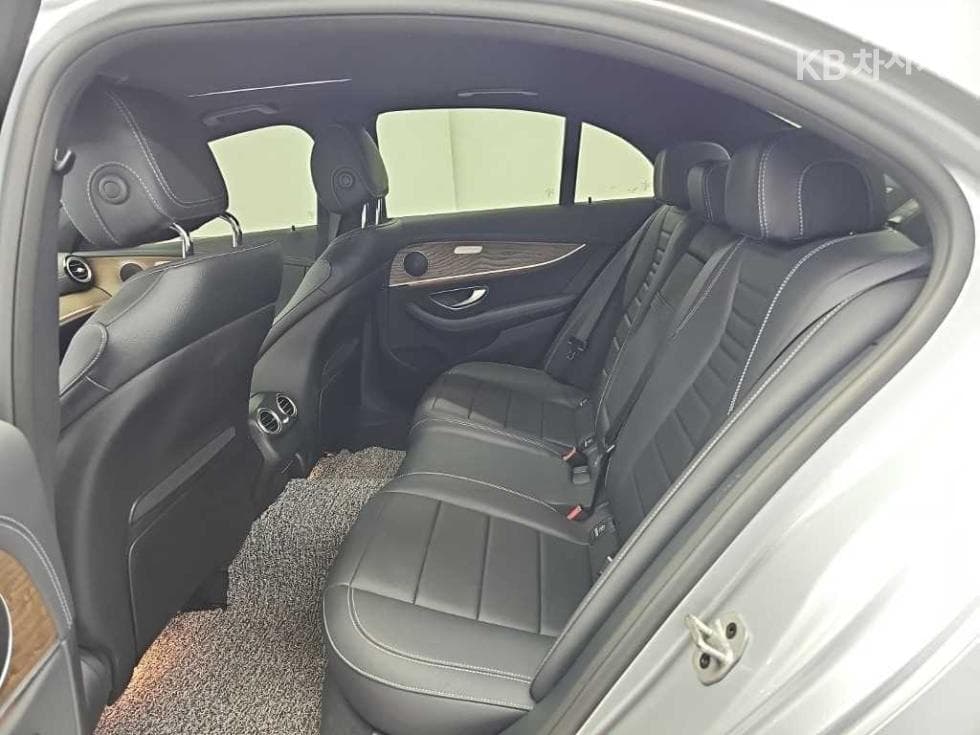 Mercedes-Benz E-Клас (W213)E220d 4MATIC Exclusive - 12