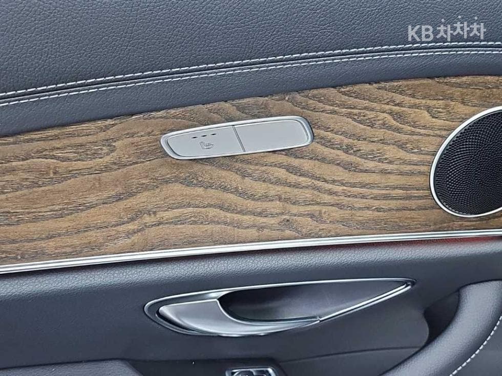 Mercedes-Benz E-Клас (W213)E220d 4MATIC Exclusive - 13