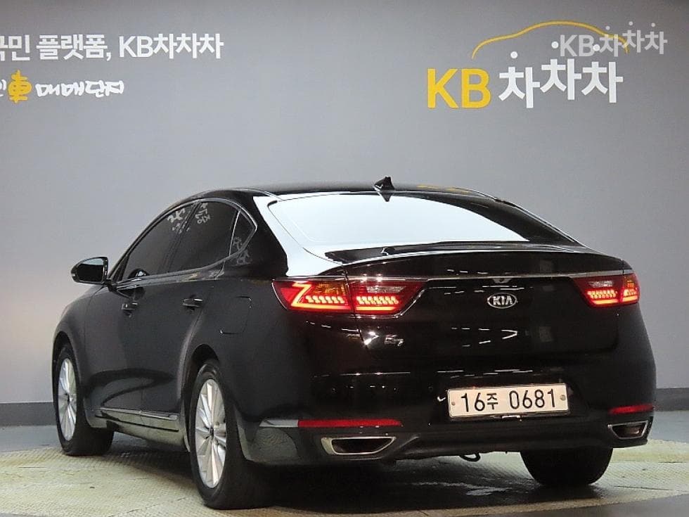 Kia All New K72.4 GDI Prestige - 2