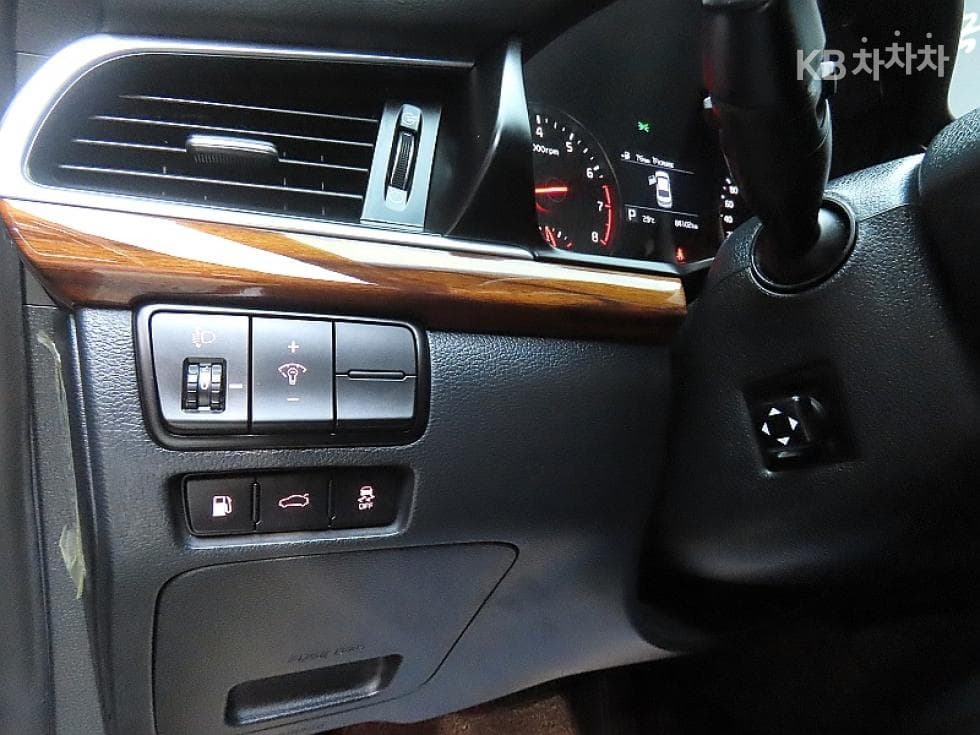 Kia All New K72.4 GDI Prestige - 12