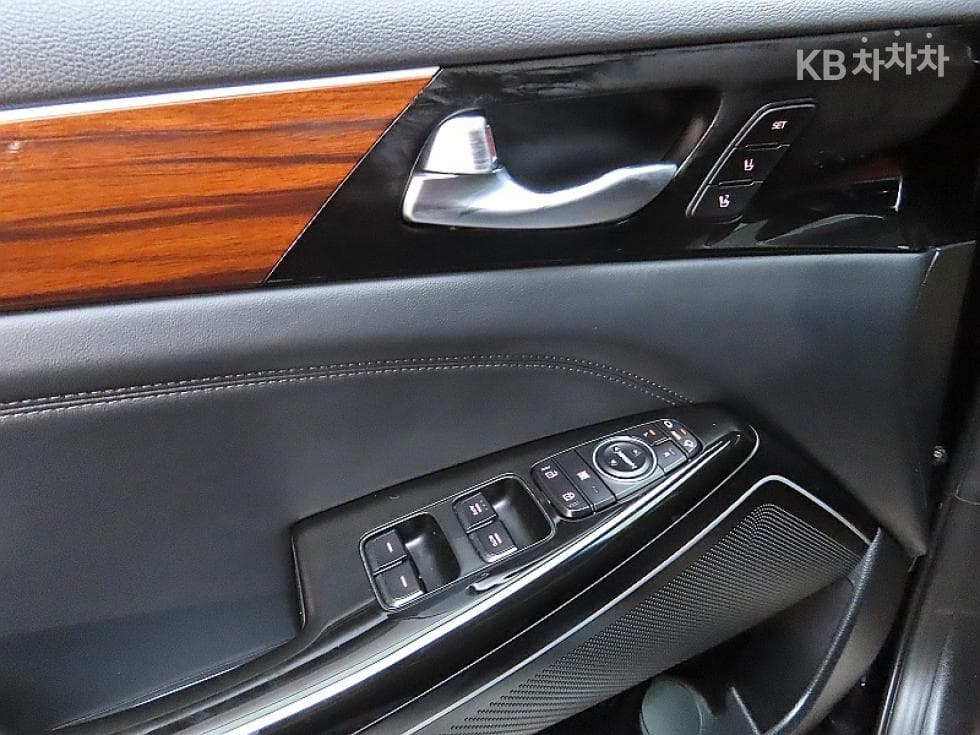 Kia All New K72.4 GDI Prestige - 13