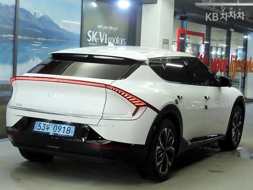 Киа EV6롱 레Местен지 2WD 어스 - 4