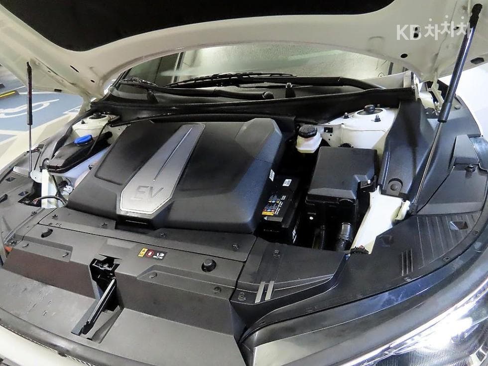 Киа EV6롱 레Местен지 2WD 어스 - 19