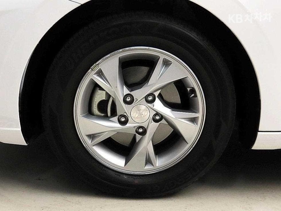 Hyundai All New Avante (Elantra)(CN7)1.6 Gasoline Modern - 20