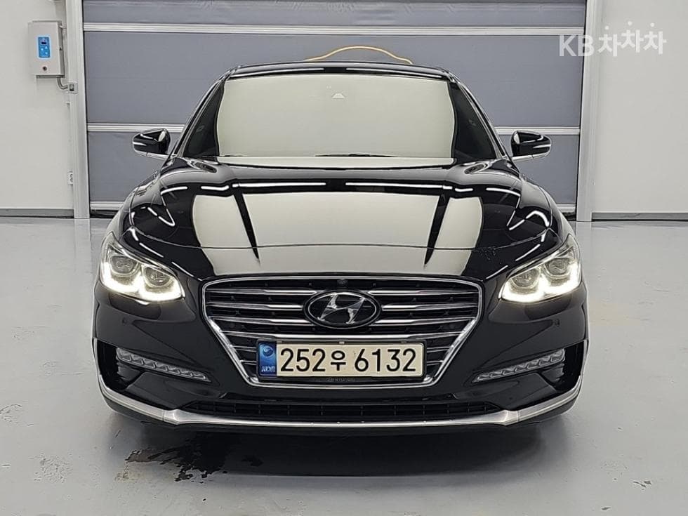 Хюндай Grandeur (Azera)IGРент-а-кар 3.0 LPi Exclusive Стандартен - 2