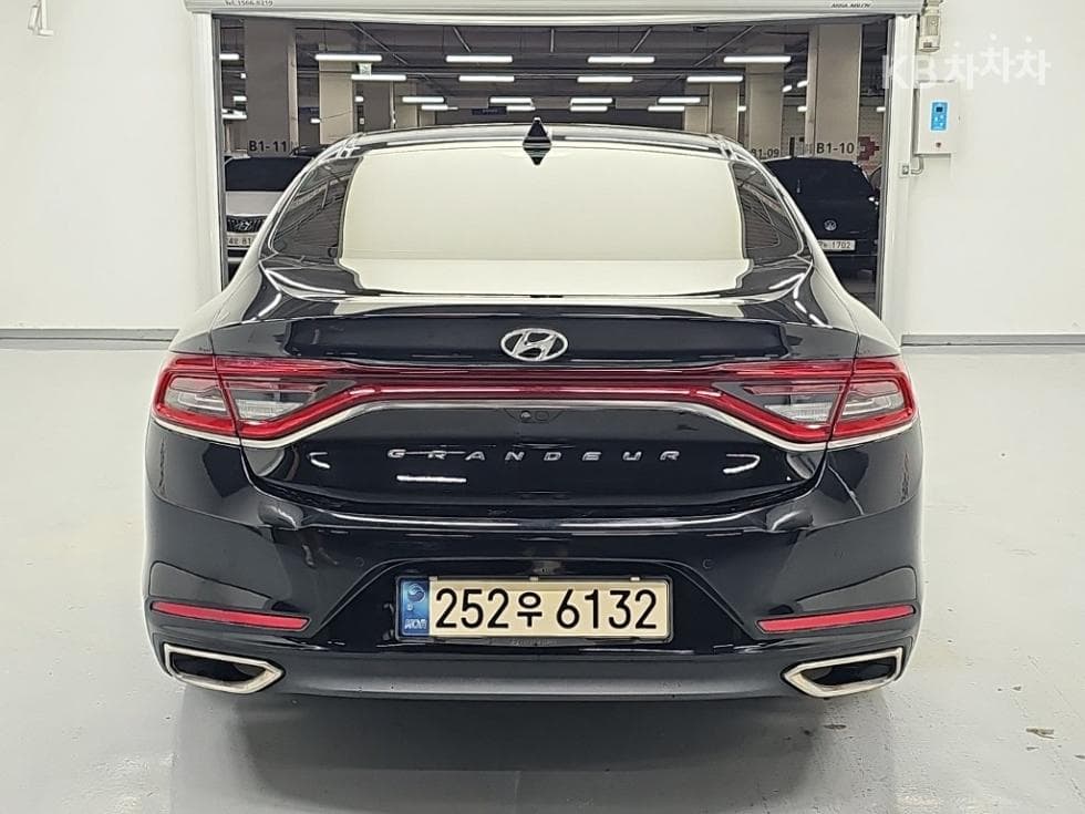 Хюндай Grandeur (Azera)IGРент-а-кар 3.0 LPi Exclusive Стандартен - 3