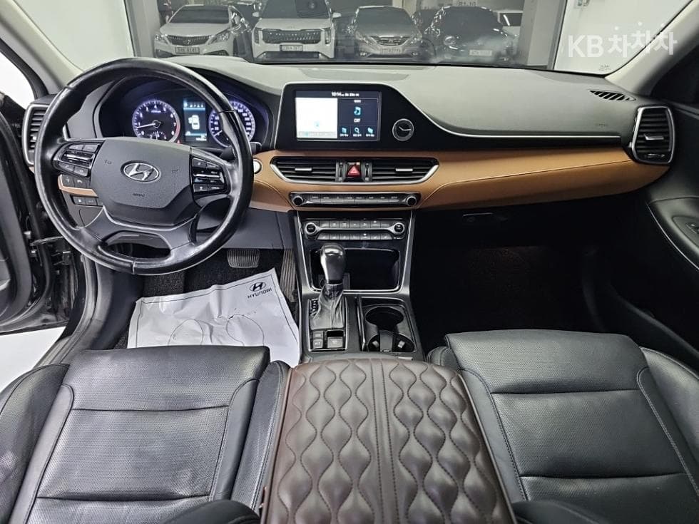 Хюндай Grandeur (Azera)IGРент-а-кар 3.0 LPi Exclusive Стандартен - 7