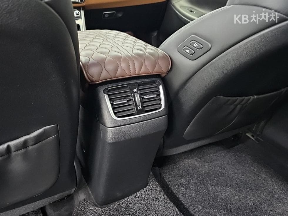 Хюндай Grandeur (Azera)IGРент-а-кар 3.0 LPi Exclusive Стандартен - 13