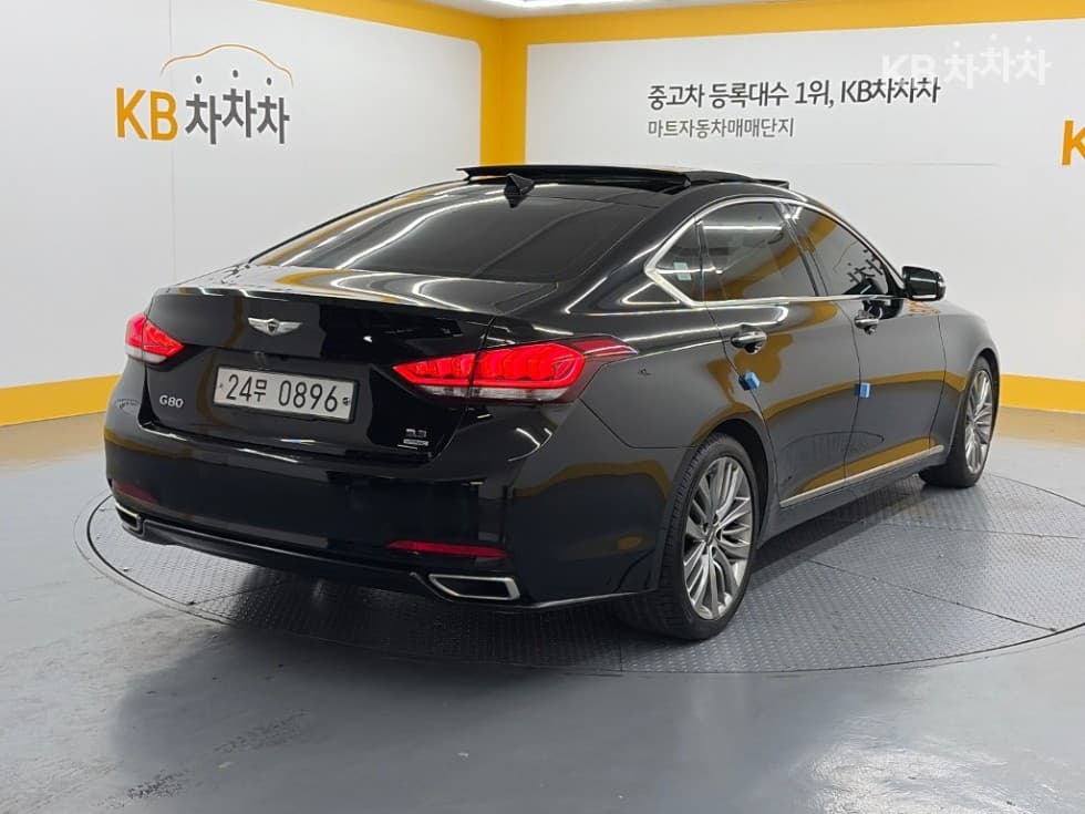 Hyundai GenesisDHG330 Premium AWD - 4
