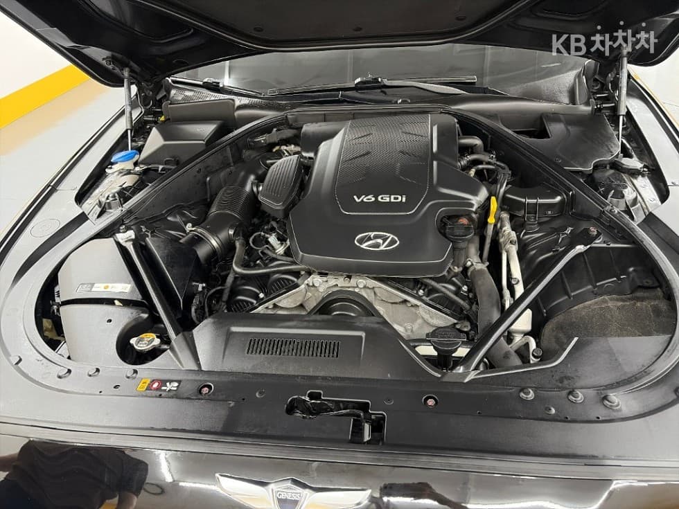 Hyundai GenesisDHG330 Premium AWD - 5