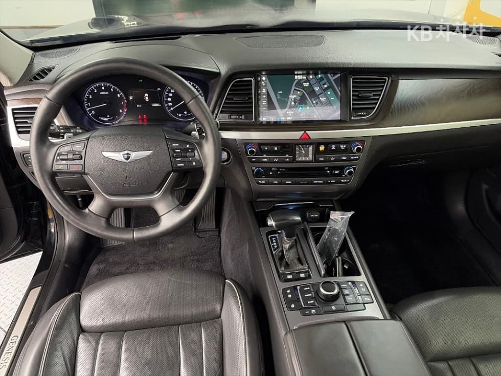 Hyundai GenesisDHG330 Premium AWD - 7
