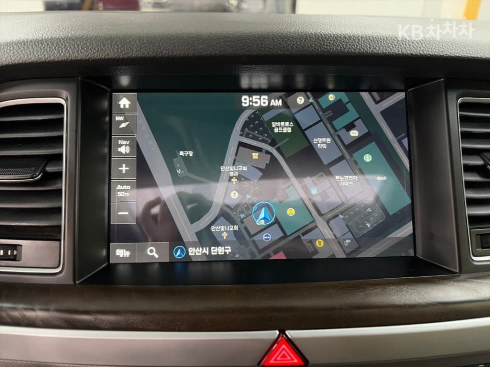 Hyundai GenesisDHG330 Premium AWD - 16