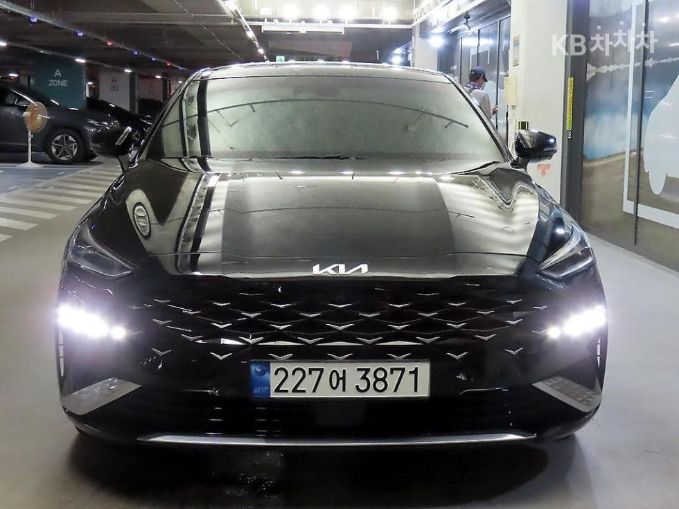 Kia K8 Hybrid 1.6 Turbo Signature - Image 1